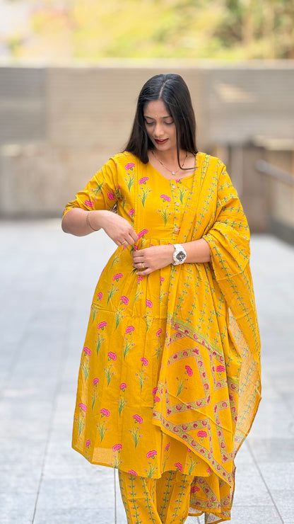 Maternity Kurta Pant Dupatta Set (3pc)