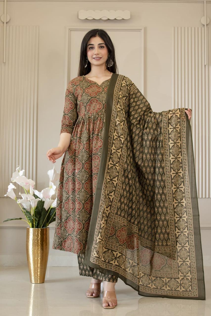Ayunaa Maternity Kurta Pant Dupatta Set (3pc)