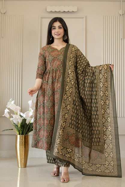 Ayunaa Maternity Kurta Pant Dupatta Set (3pc)