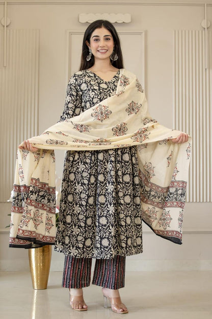 Ayunaa Maternity Kurta Pant Dupatta Set (3pc)